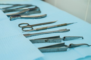 Почему могут возникнуть проблемы после имплантации зубов?
