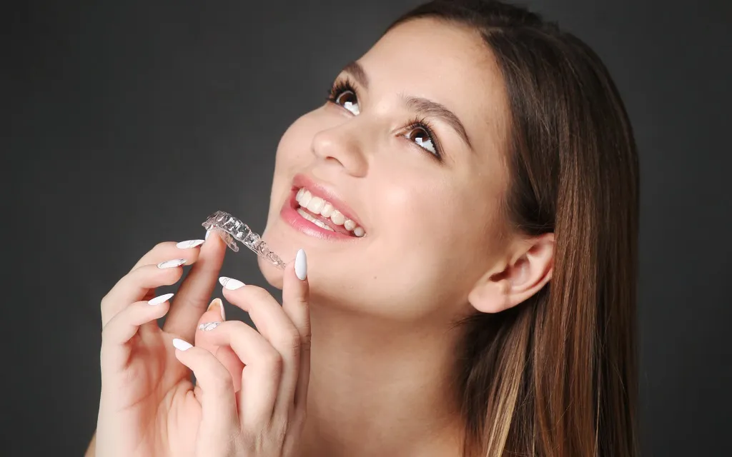 Сколько носить и когда снимать элайнеры