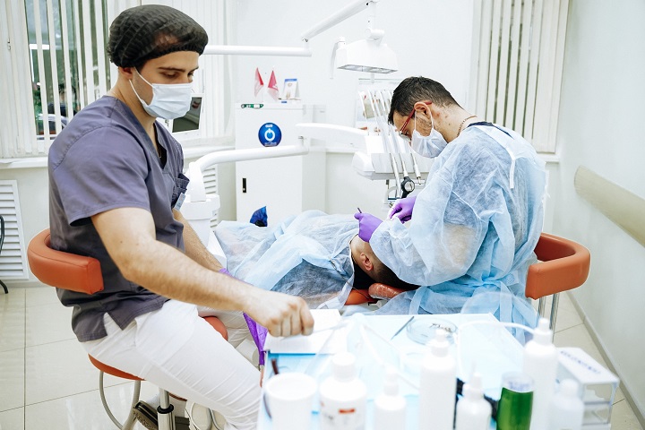Стоматология ИЛАТАН предлагает качественную имплантацию зубов